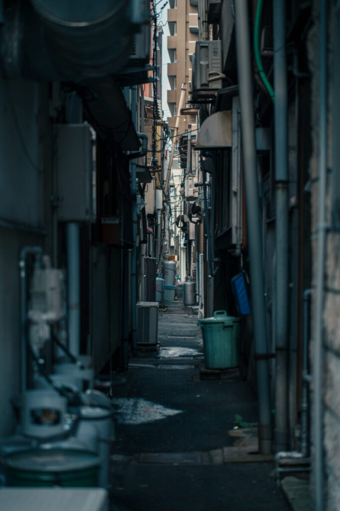 岡山駅近くの路地