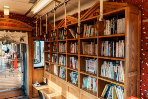 たま電車の車内