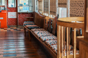 たま電車の車内