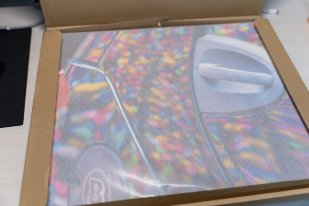 保護紙で保護されている